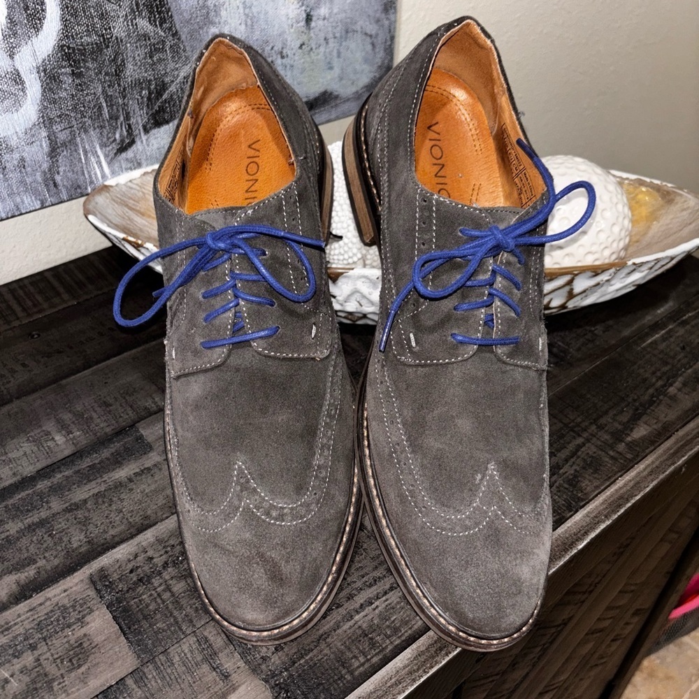 Vionic Bruno wingtip oxford shoe in gray suede with blue laces SS 13 - Picture 12 of 13